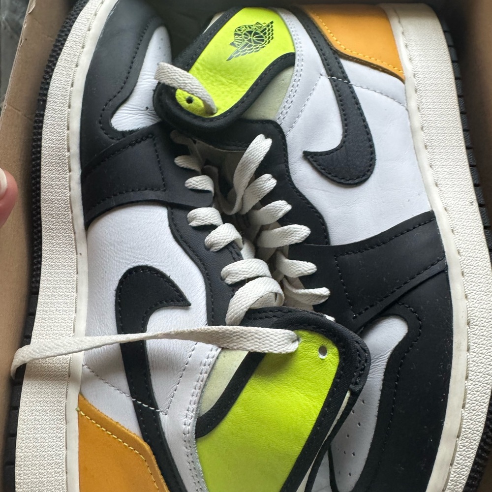 Jordan Black and Yellow Sneakers High-Top Design